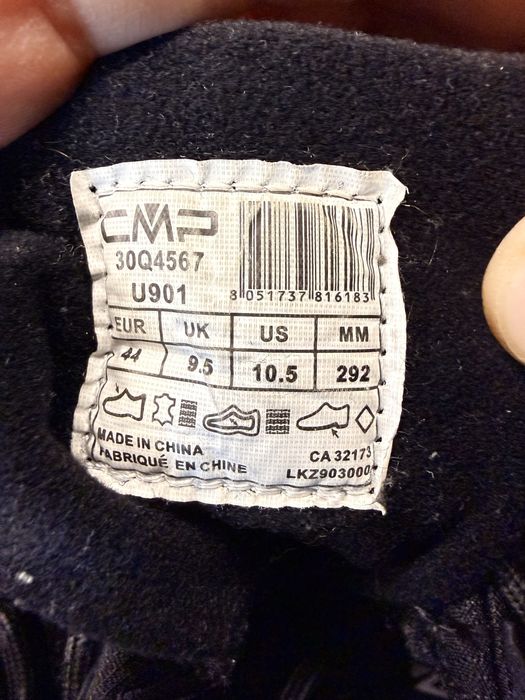 Продавам обувки CMP 43 номер