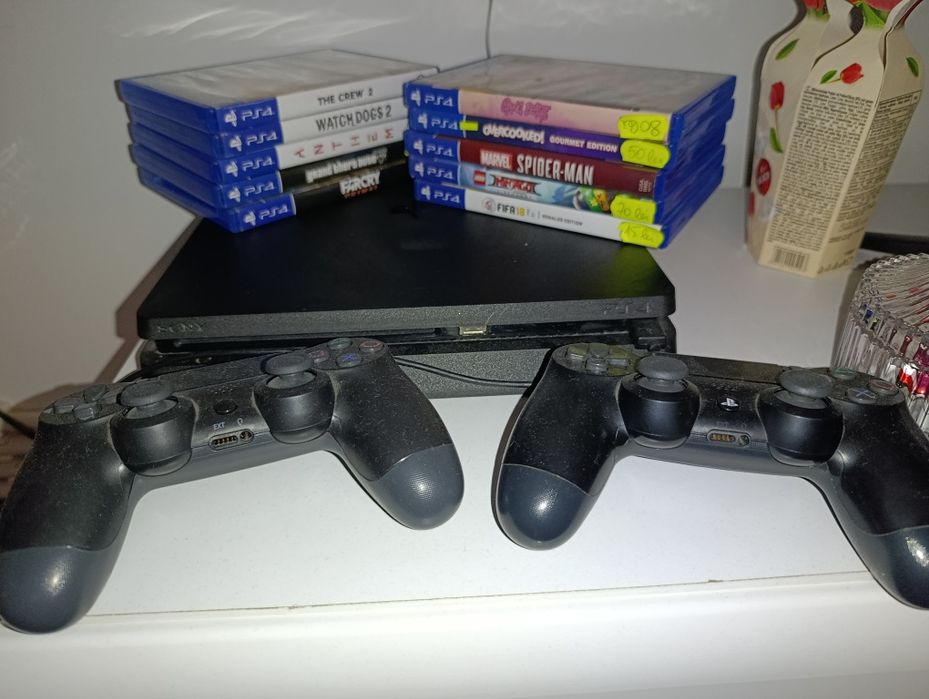 Playstation 4 slim ,500 gb  + 2 console si jocuri