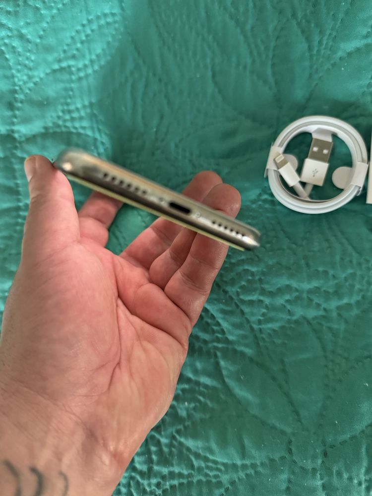 Продавам/Бартер Iphone X 64GB като НОВ