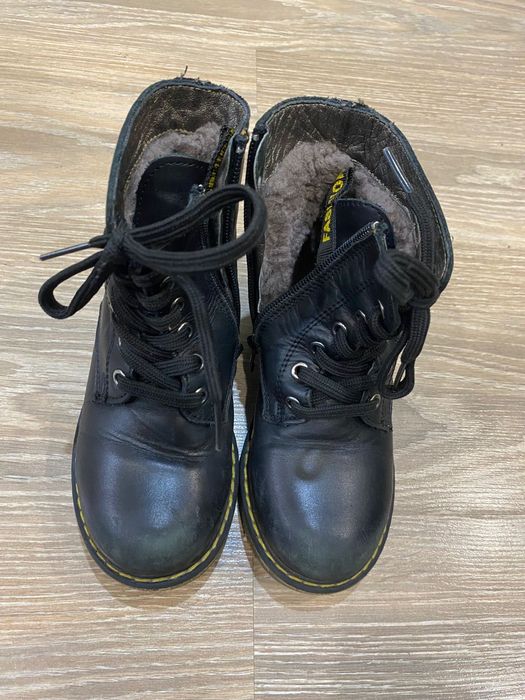 Продам детскую обувь