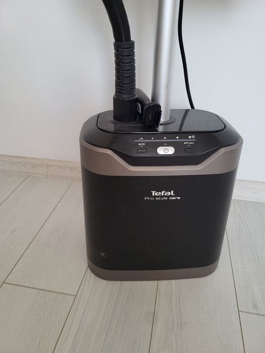 Spre vânzare aparat de calcat cu abur