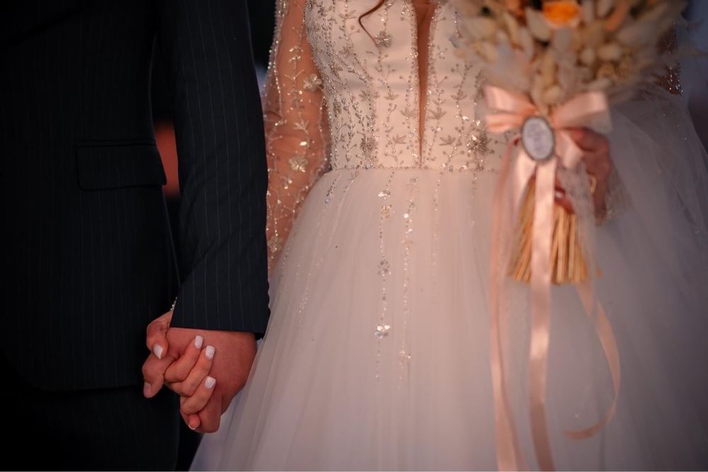 Best Bride Rochie de mireasa + halat bride + accesoriu