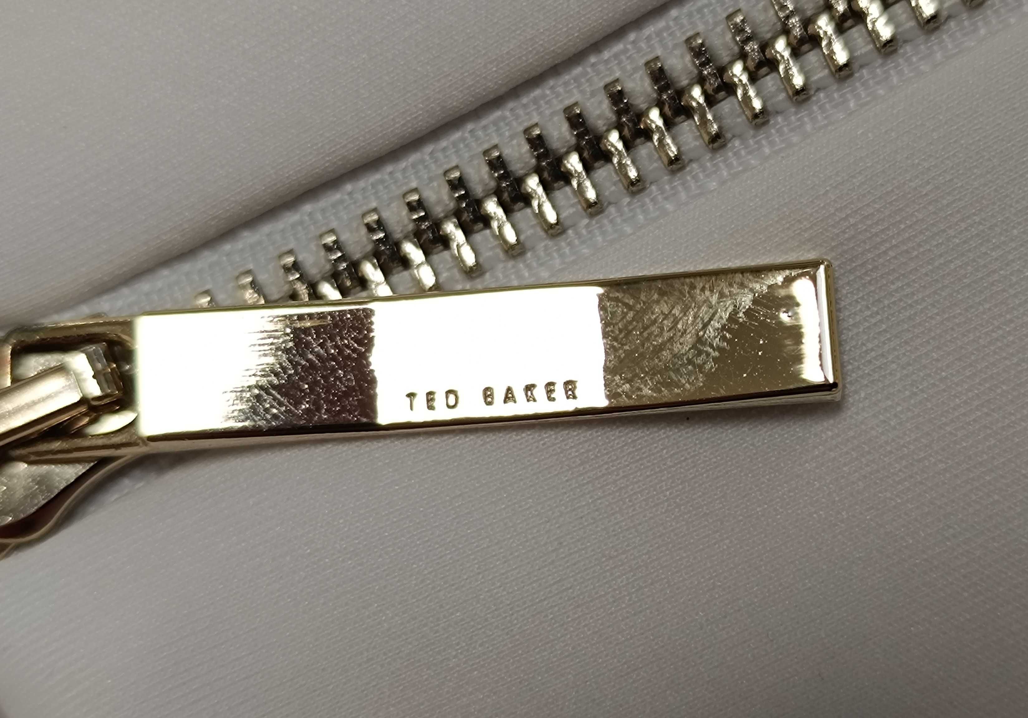 Ted Baker-Като Нова