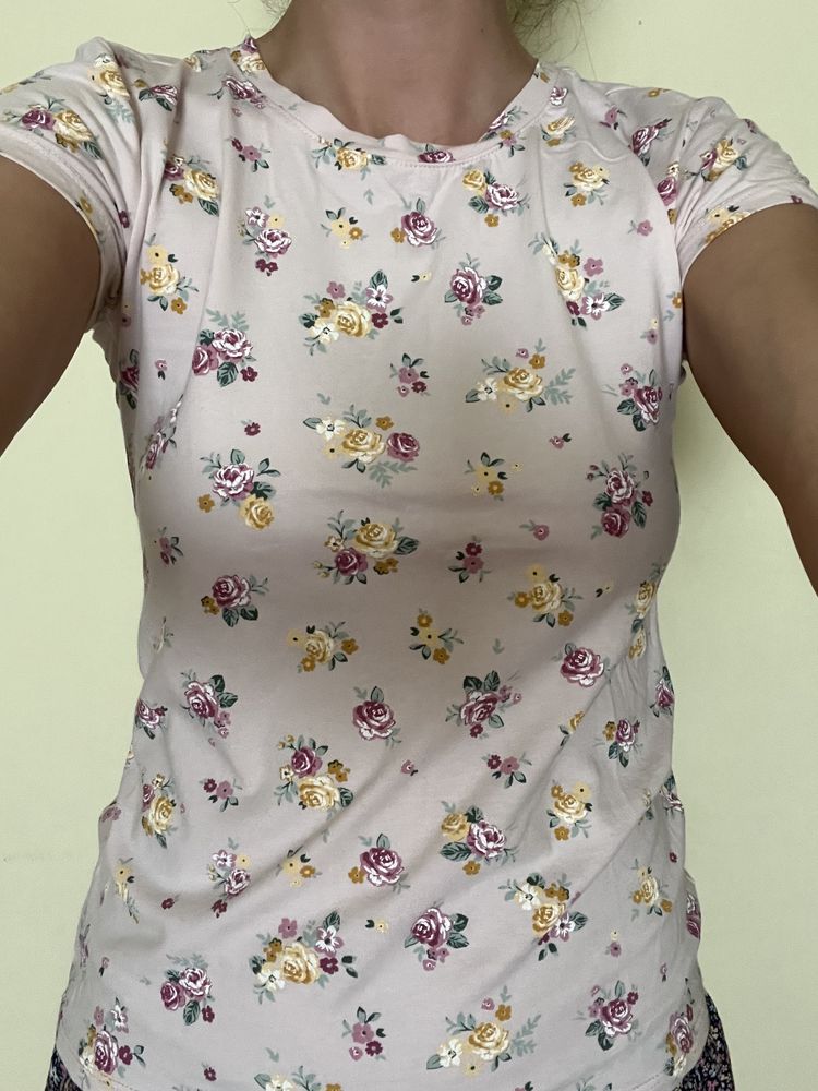 Tricou roz floral dama