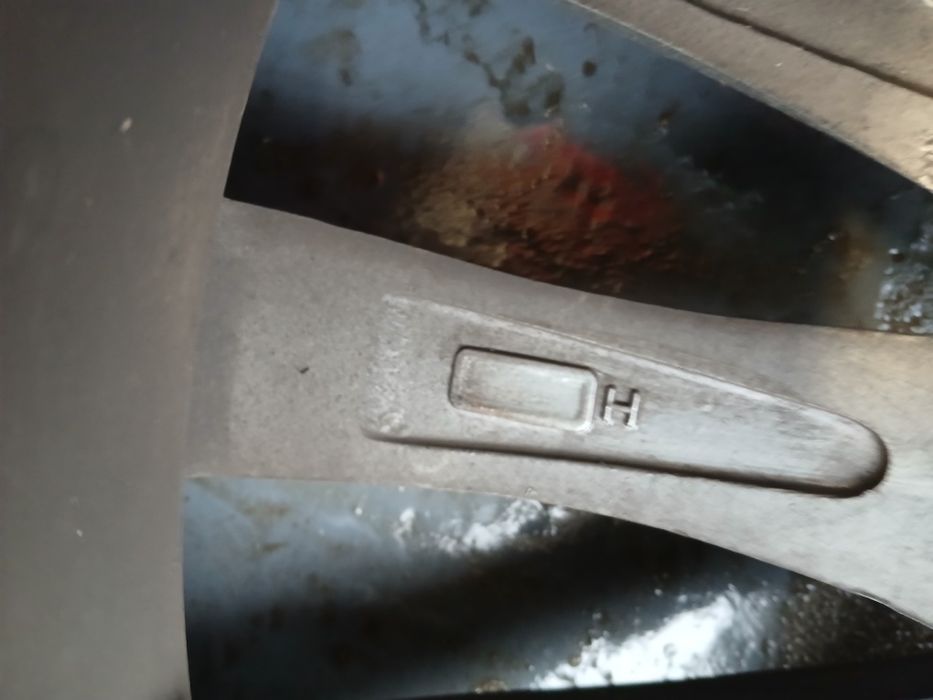 Vand sau schimb cu telefon IPhone 12-15