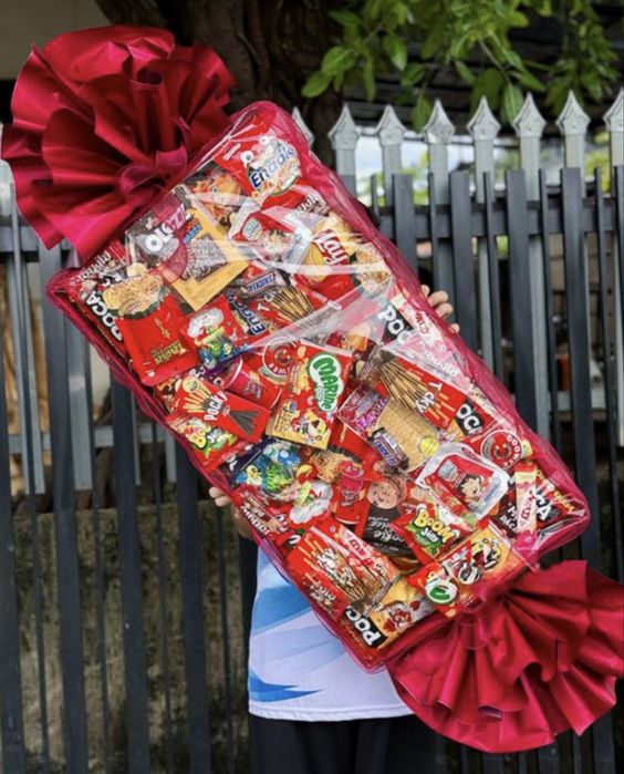 Новогодние подарки детям в наличии и на заказ