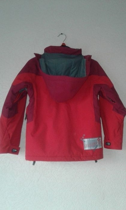 Куртка фирмы "Burton"