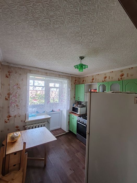 Срочно продам 2 Ком. Кв. Район уюта