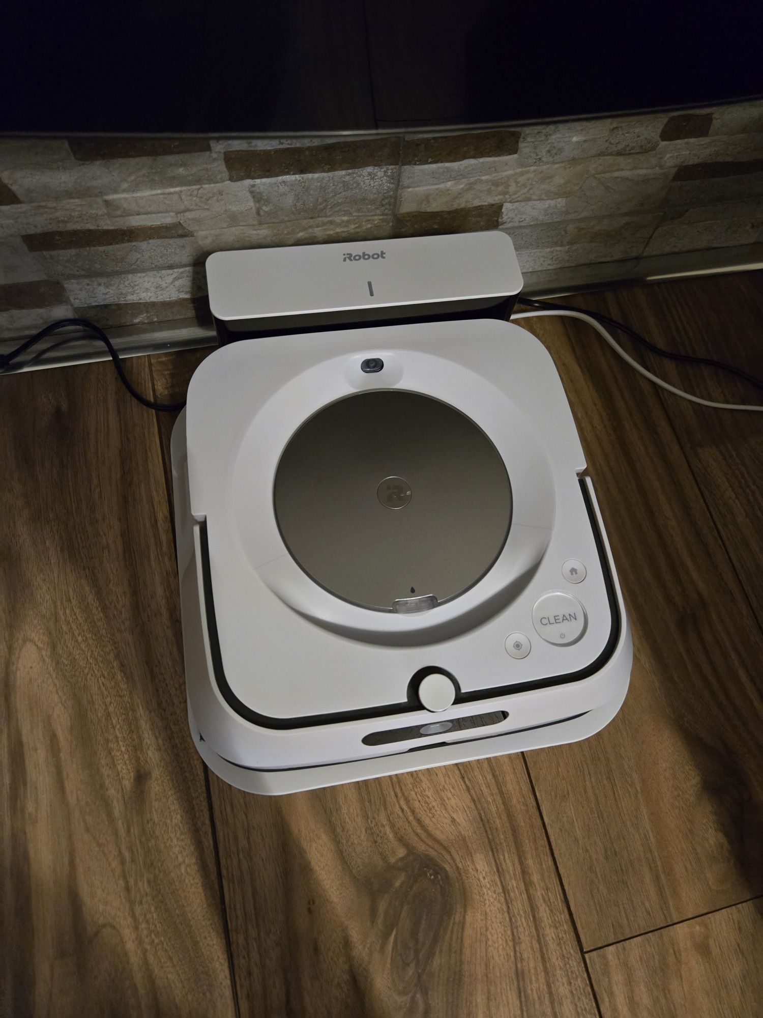 Прахосмукачка робот IRobot BRAAVA M6 (бял)