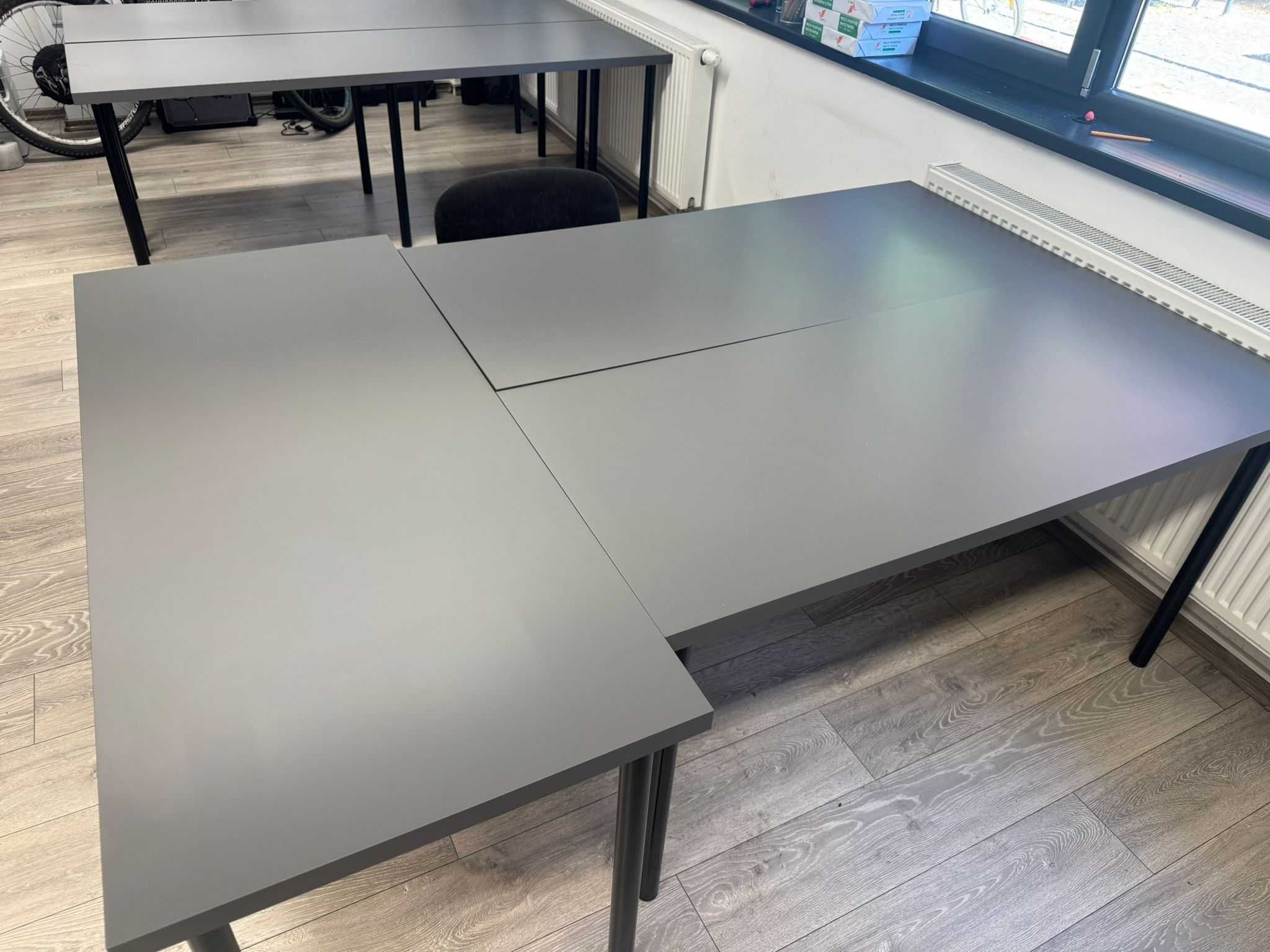 Vând 6 birouri IKEA