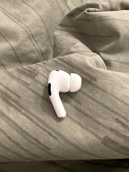 Правый наушник AirPods Pro оригинал