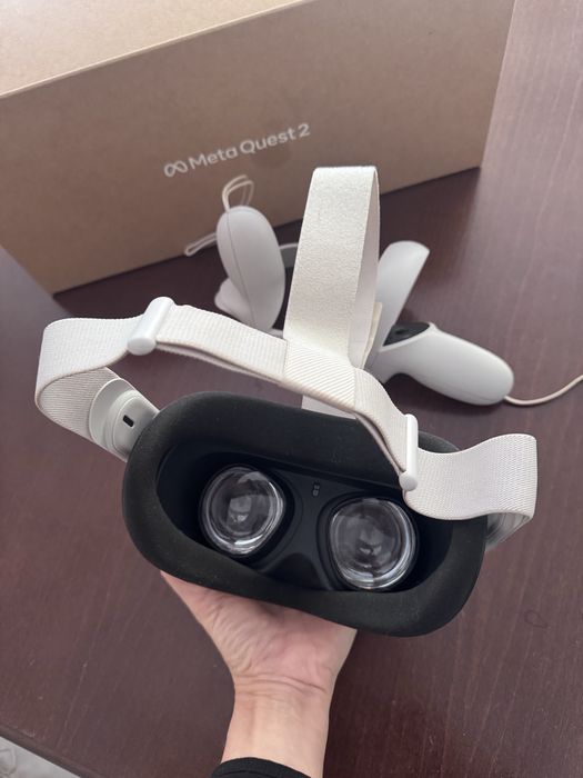 Предлагам виртуални очила Meta quest 2