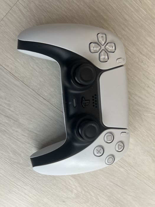 PS5 825GB disk edition + controller