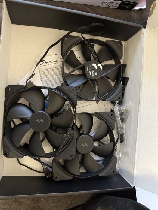 Set 3x ventilatoare Fractal 14cm