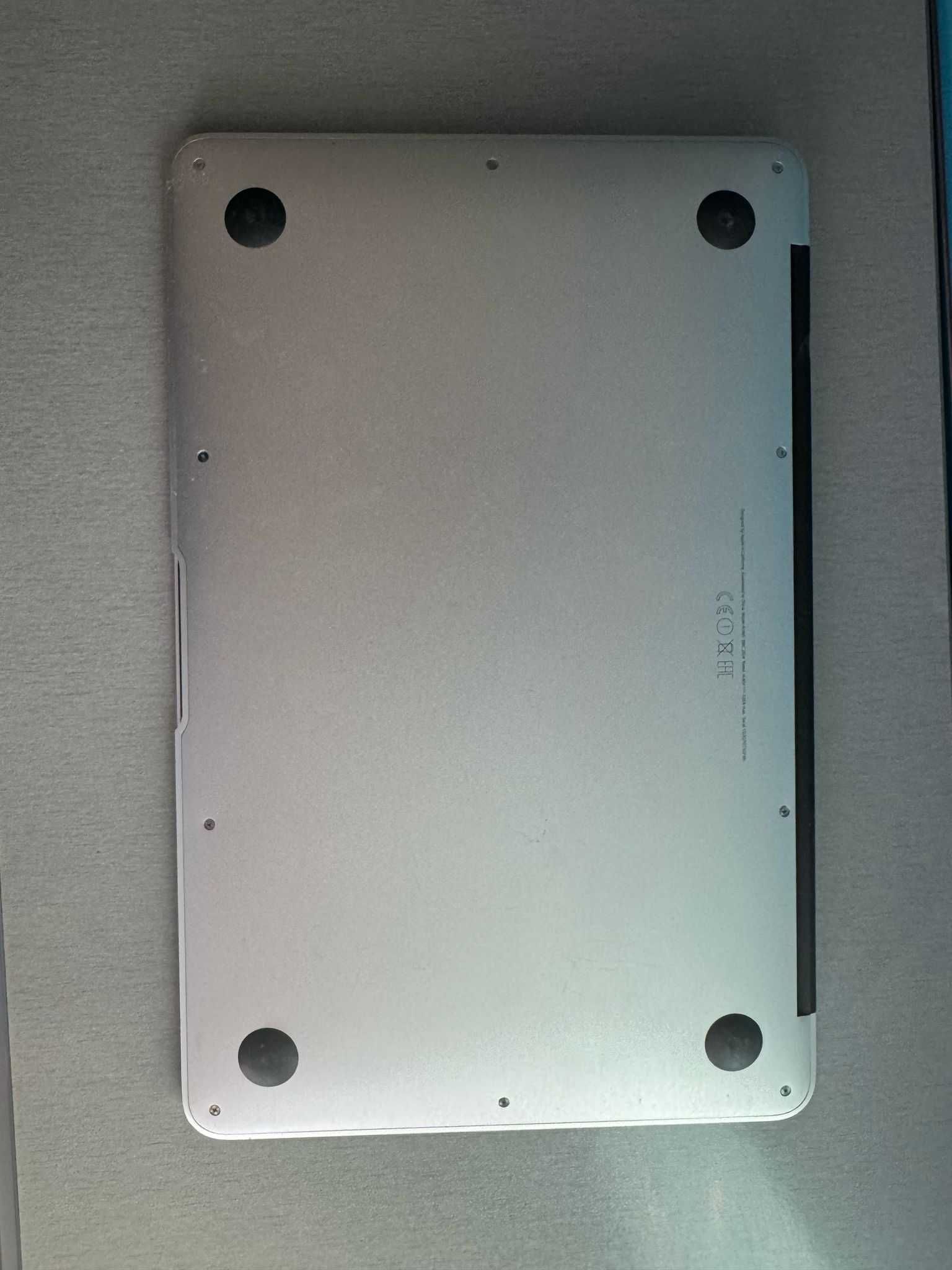 MacBook Air (11 inchi, început 2015) A1465 perfect