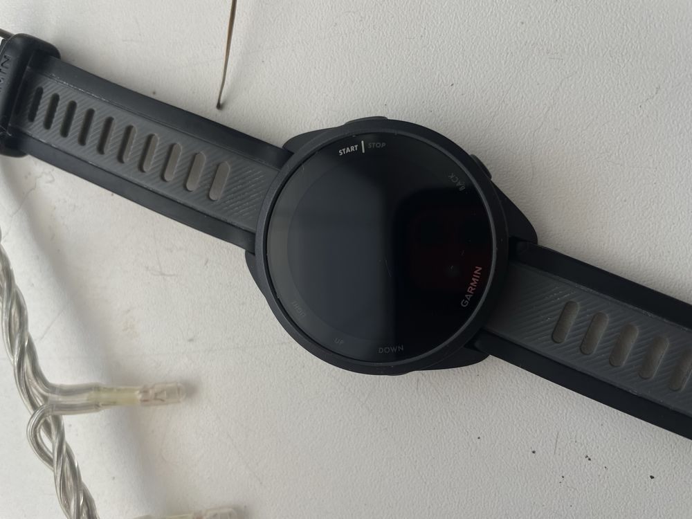 Garmin forerunner 165 / часовник Гармин 165