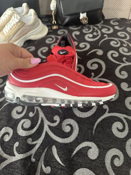 Nike нови и оригинални маратонки, номер 40,