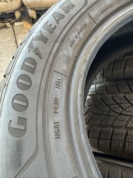 235/65/17 GoodYear dot21