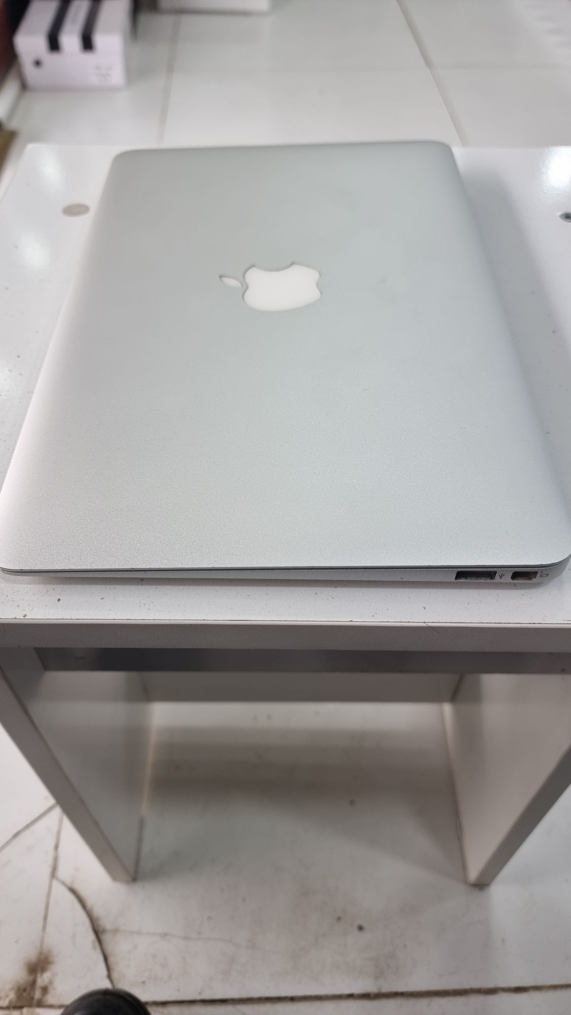 Macbook air 11.6