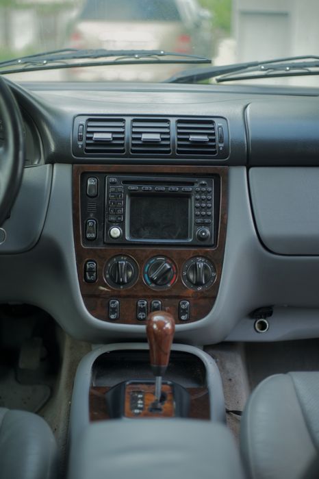 Dezmembrez Mercedes ML430 W163 bara fata bara spate aripa grila far ac