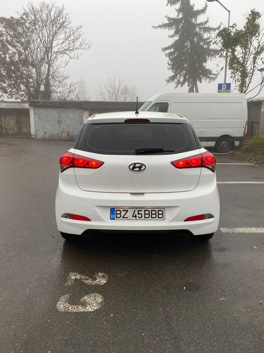 Vând Hyundai i20