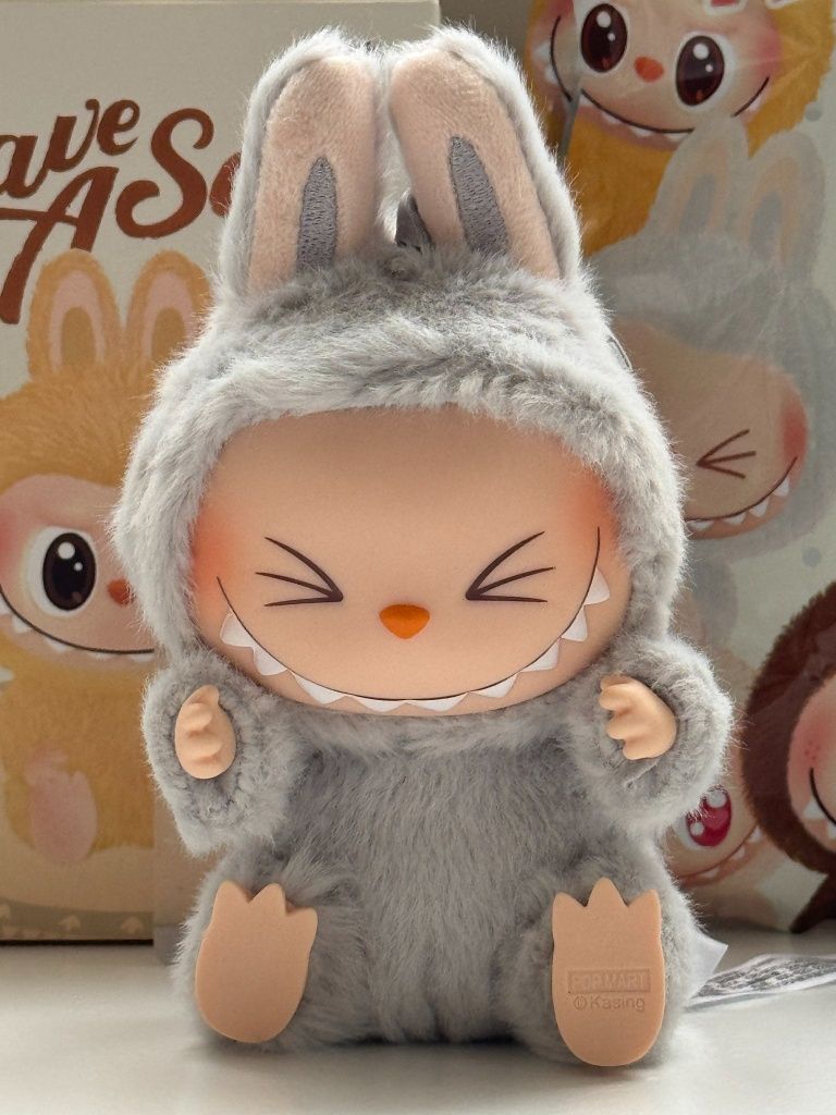 Labubu  плюшена играчка в кутия