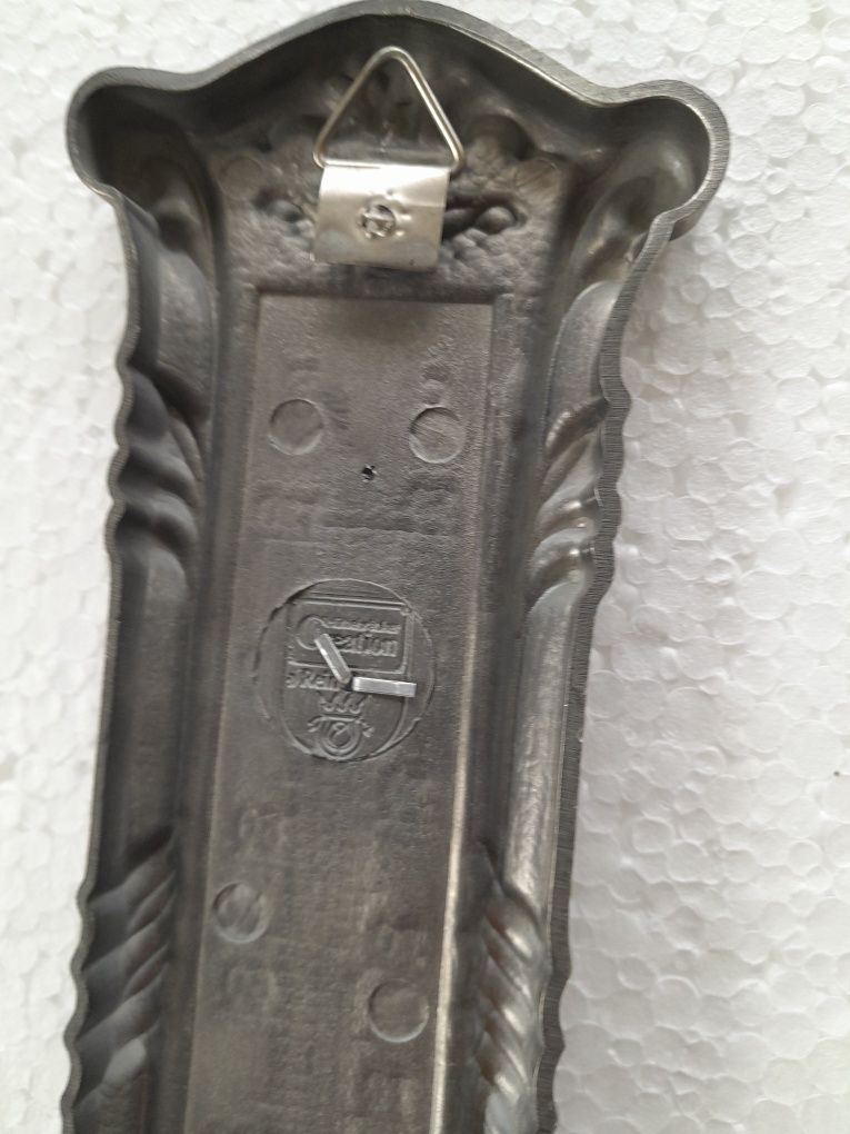 Termometru și barometru din zinc,  anii 80, H 35 cm