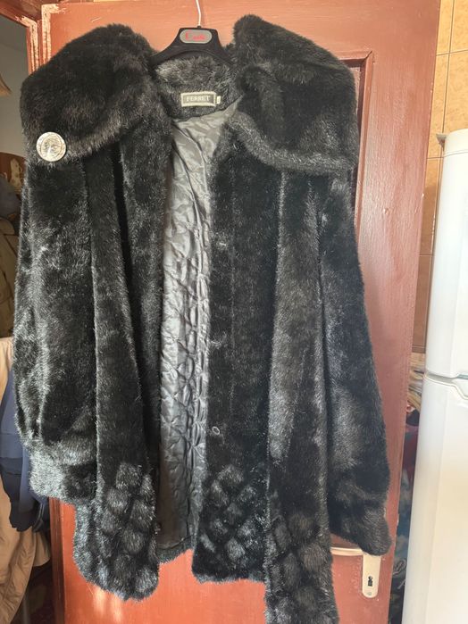 Blană neagră măsura L