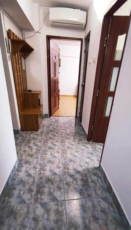 Închiriez apartament cu 2 camere in Râmnicu Sărat zona Piata Dig !