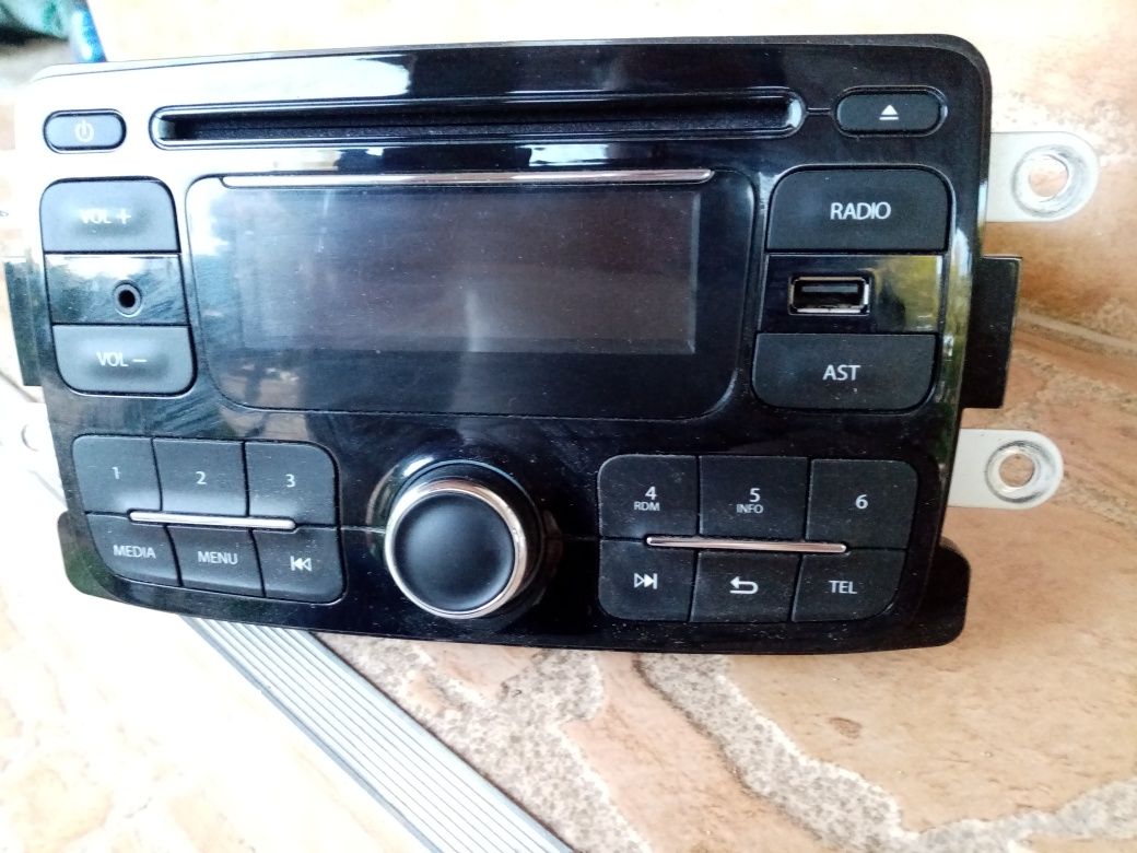 Vand radio cd , usb logan