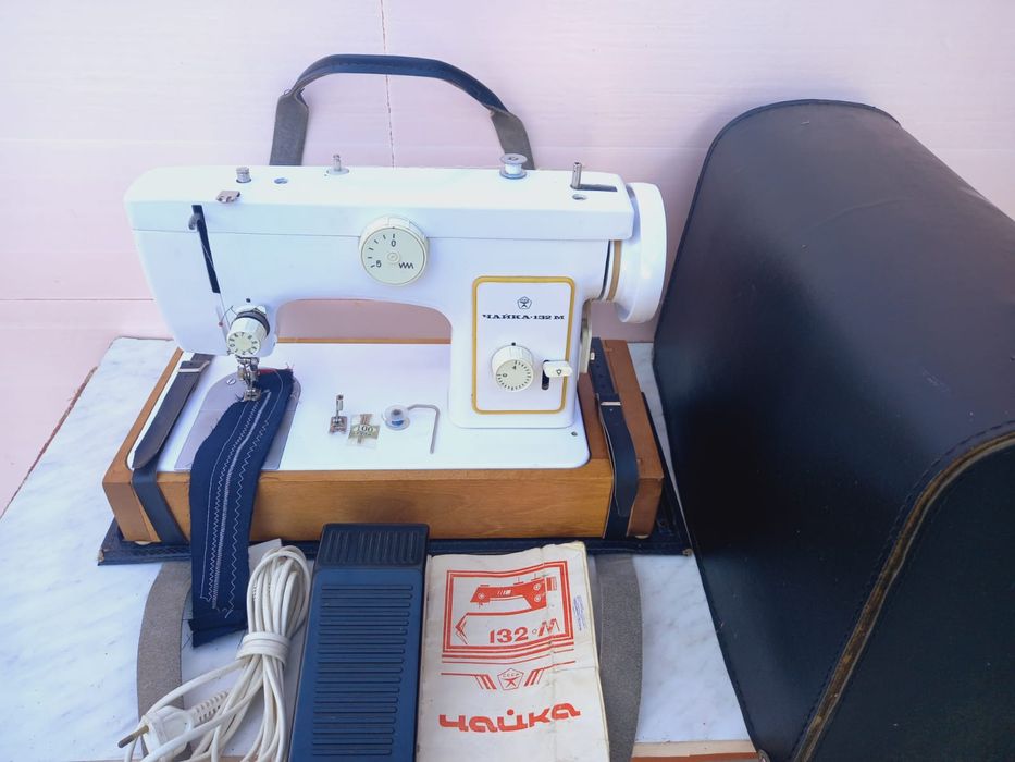 Новая швейная машинка Чайка прямострока зигзаг оверлок шьет 100%