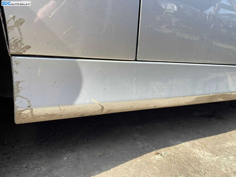 Prag Plastic Stanga BMW Seria 3 E90 2004 - 2011 Culoare Titansilber Metallic 354