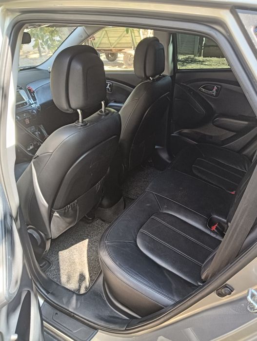 SUV Hyundai i35 full