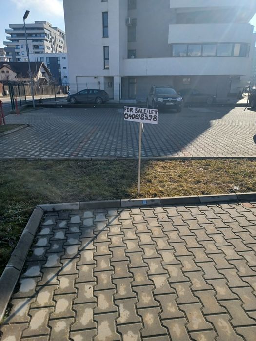 Vand/inchiriez parcare supraterana zona Coresi Brasov