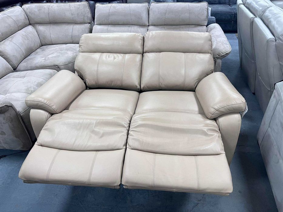 Кремав кожен диван двойка с електрически релаксиращ механизъм