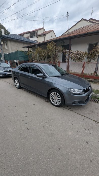 Vând Volkswagen Jetta 1.4 TSI Hybrid HighLine 2013/Preț 6600 Euro /