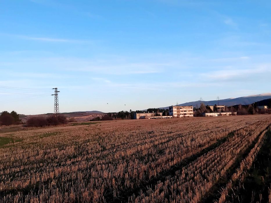 Земеделска земя област Перник, град Батановци 4451кв.м