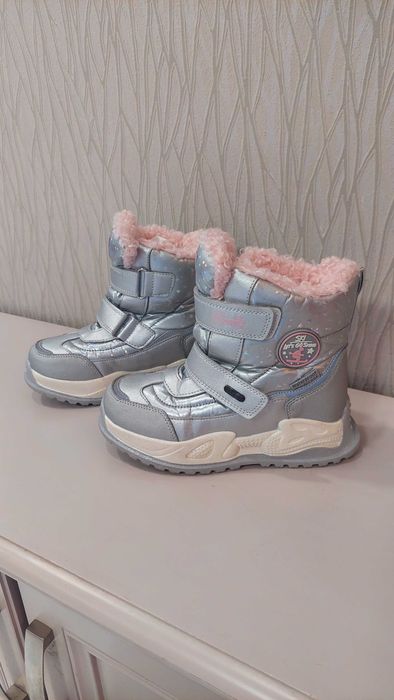 Апрески за момиче, топли, 32 номер, нови.