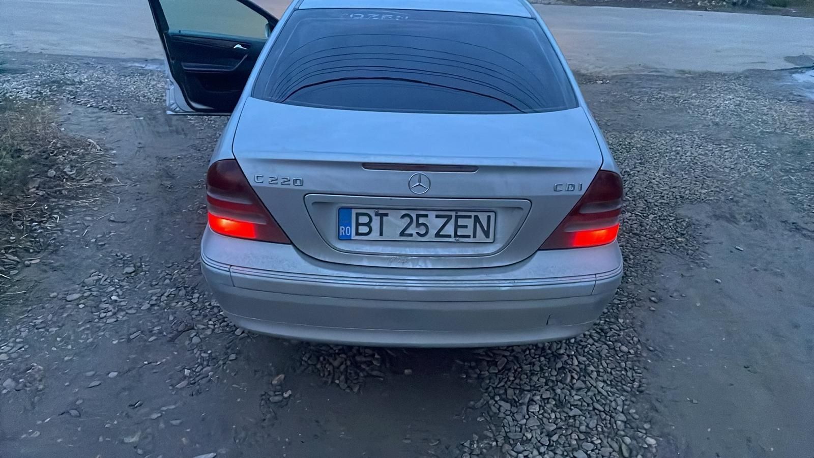 Vând Mercedes C class 220 cdi