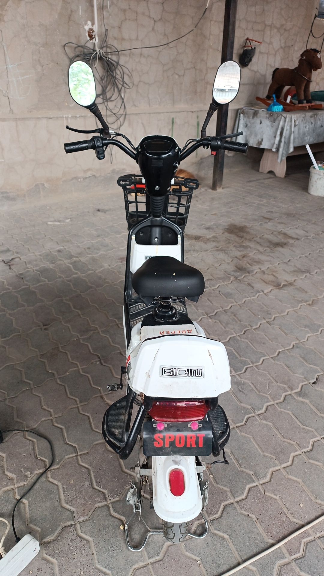 Продаеться электромопед sk8