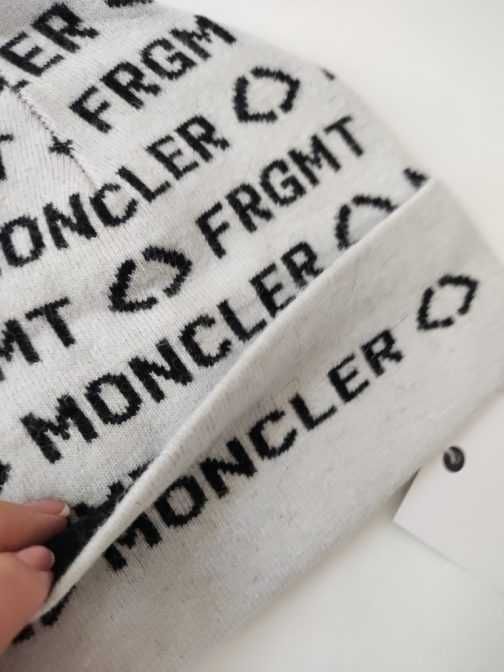 Pălărie de iarnă pentru bărbați MONCLER 0101