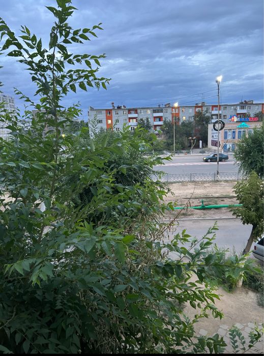 Продам 3-х комнатную кв , на 2 этаже в центре города.