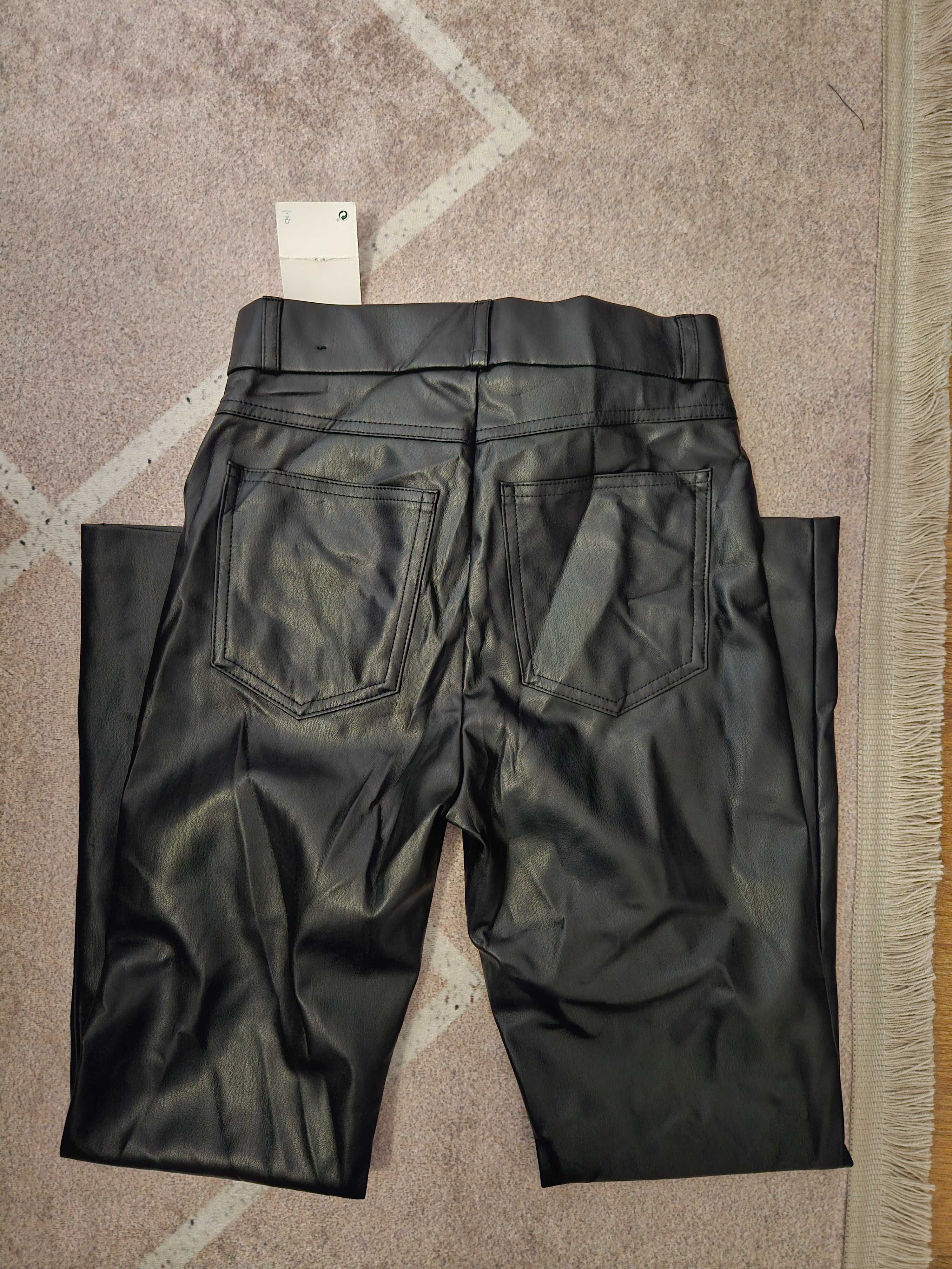 Pantaloni piele Zara