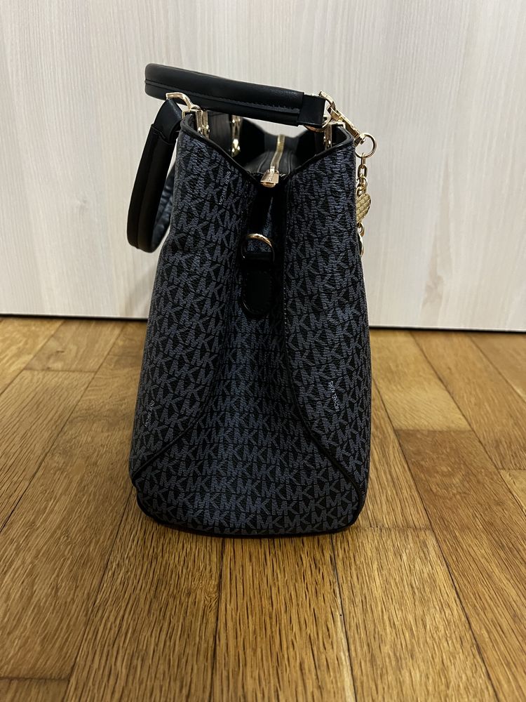 Michael Kors чанта