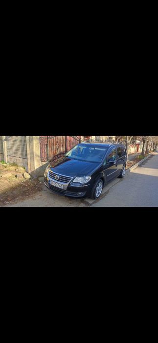 Vând mașină Volkswagen Turan