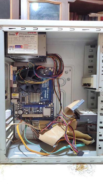 Компьютерный кейс DDR3, Pentium 4, 2Гб ОЗУ, HDD 40Гб, DVD-ROM