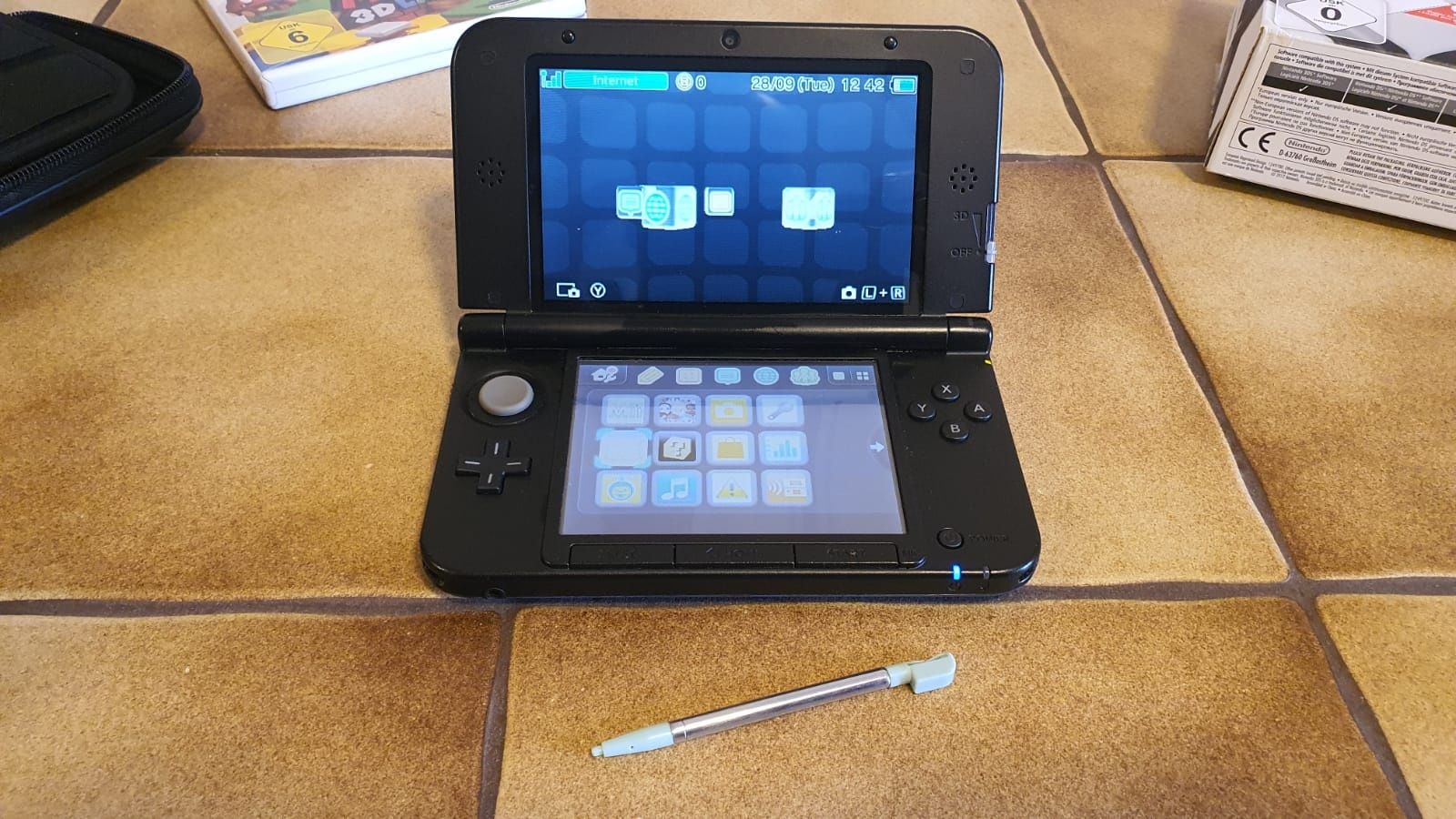 Vand Nintendo 3DS XL + Jocuri si Accesori