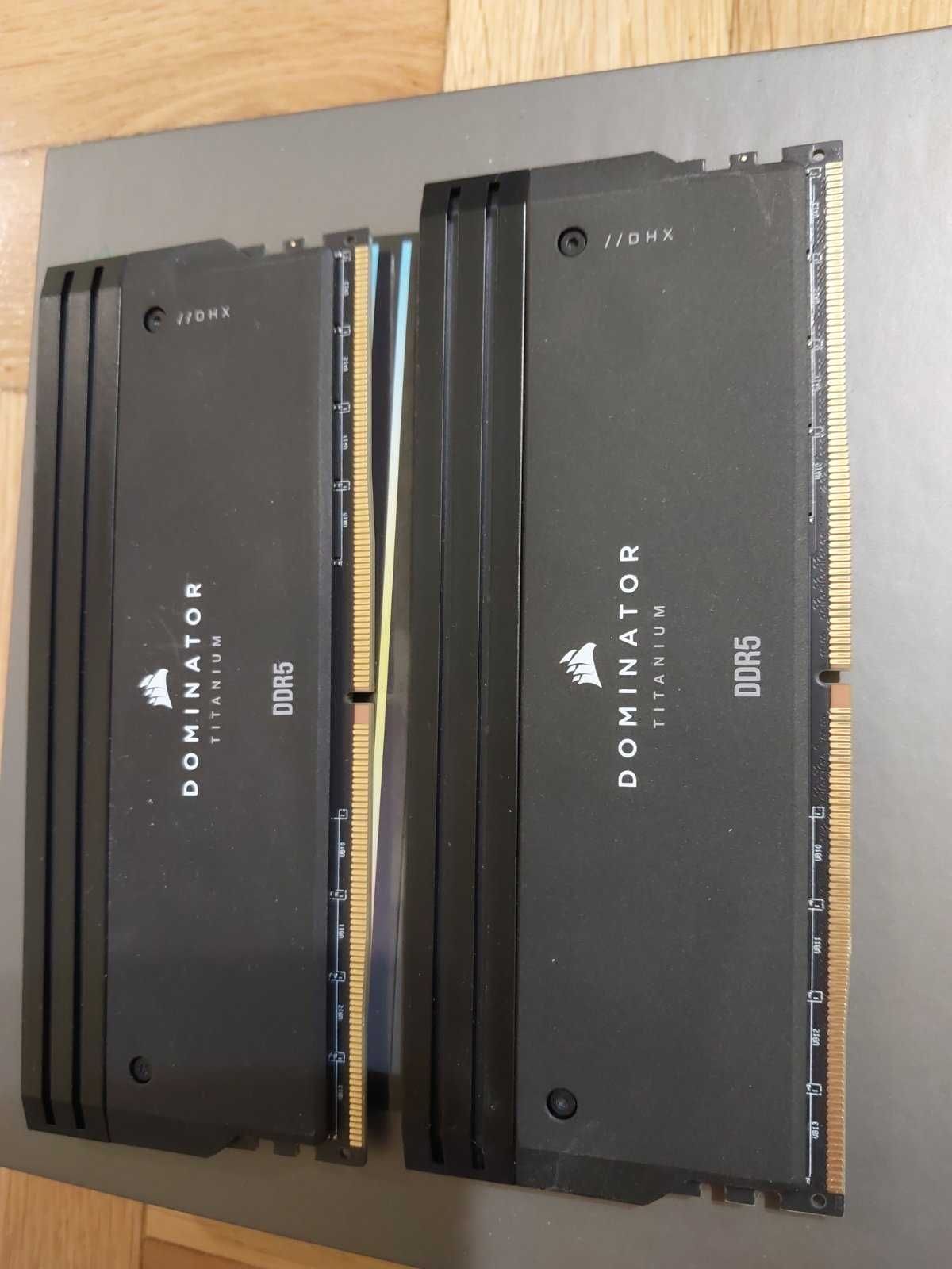64GB DDR5 Corsair Dominator Titanium RGB, 6800Mhz 6600Mhz, CL32