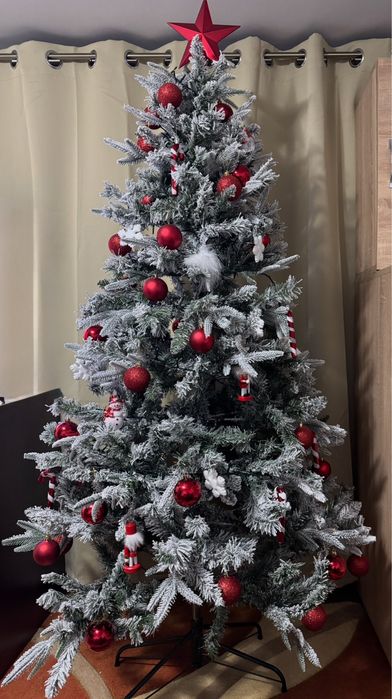 Brad artificial de Crăciun