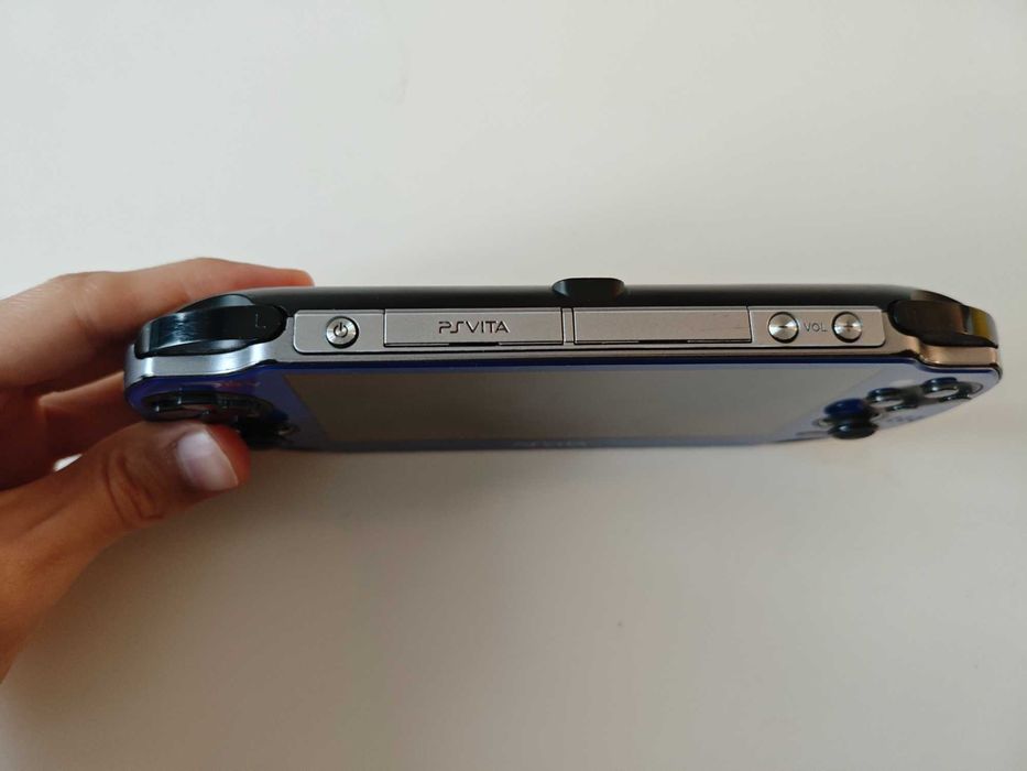 Sony PS Vita 1000 - качени игри